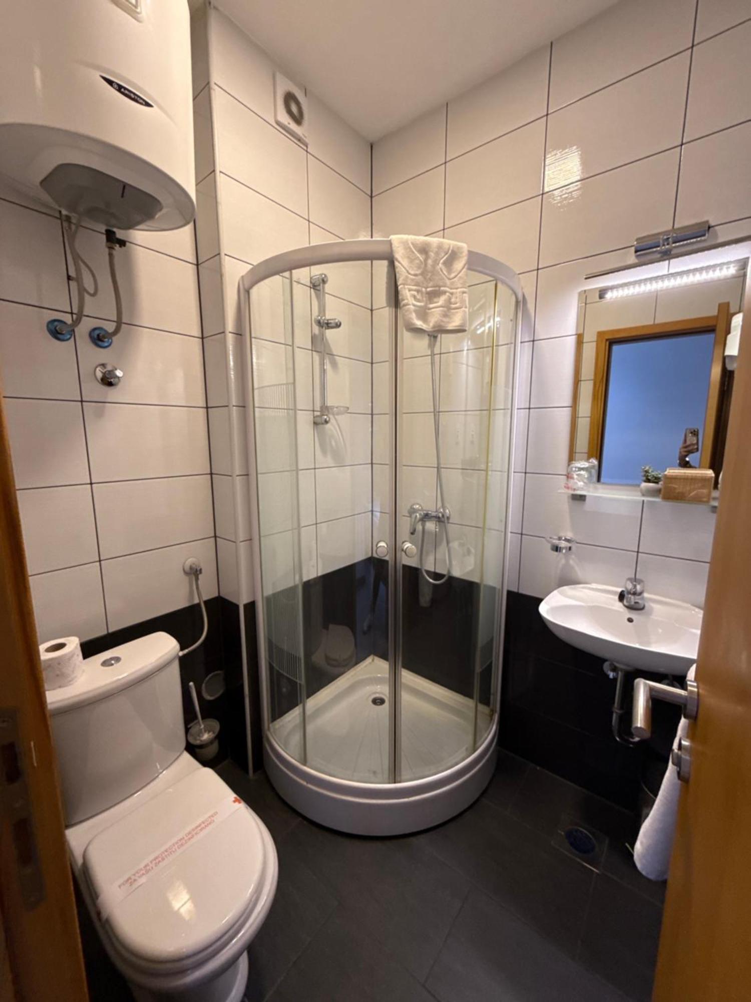 Deluxe Nortel Hotel Szarajevó Kültér fotó